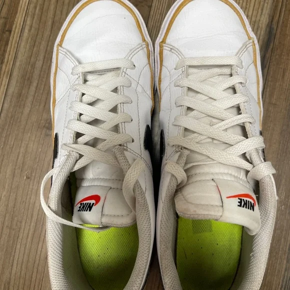 Nike court White and Gray Athletic Shoes lady size 9 - Picture 6 of 8